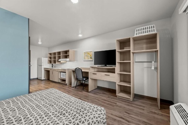 WoodSpring Suites Columbia - Irmo image 21